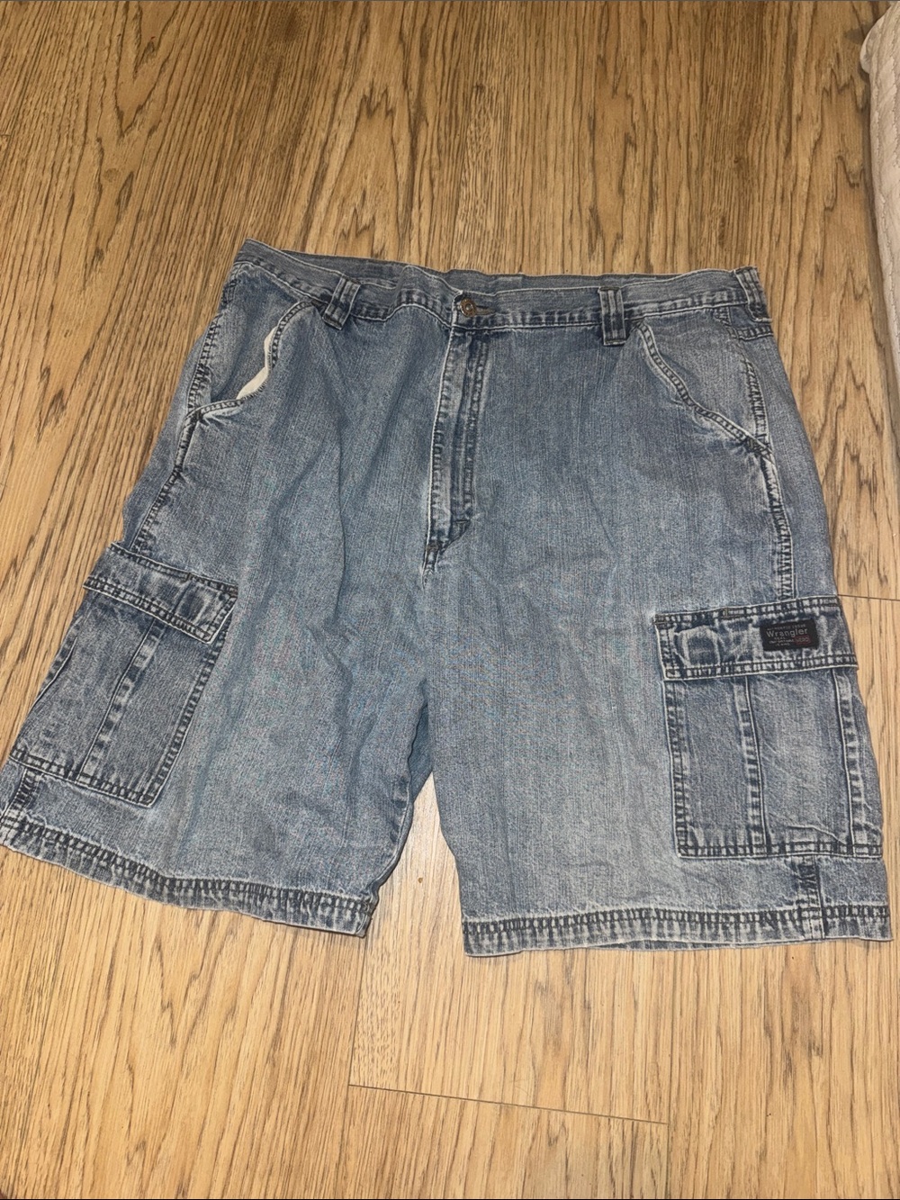 Wrangler Washed Blue Denim Cargo Shorts Size 40 Vintage